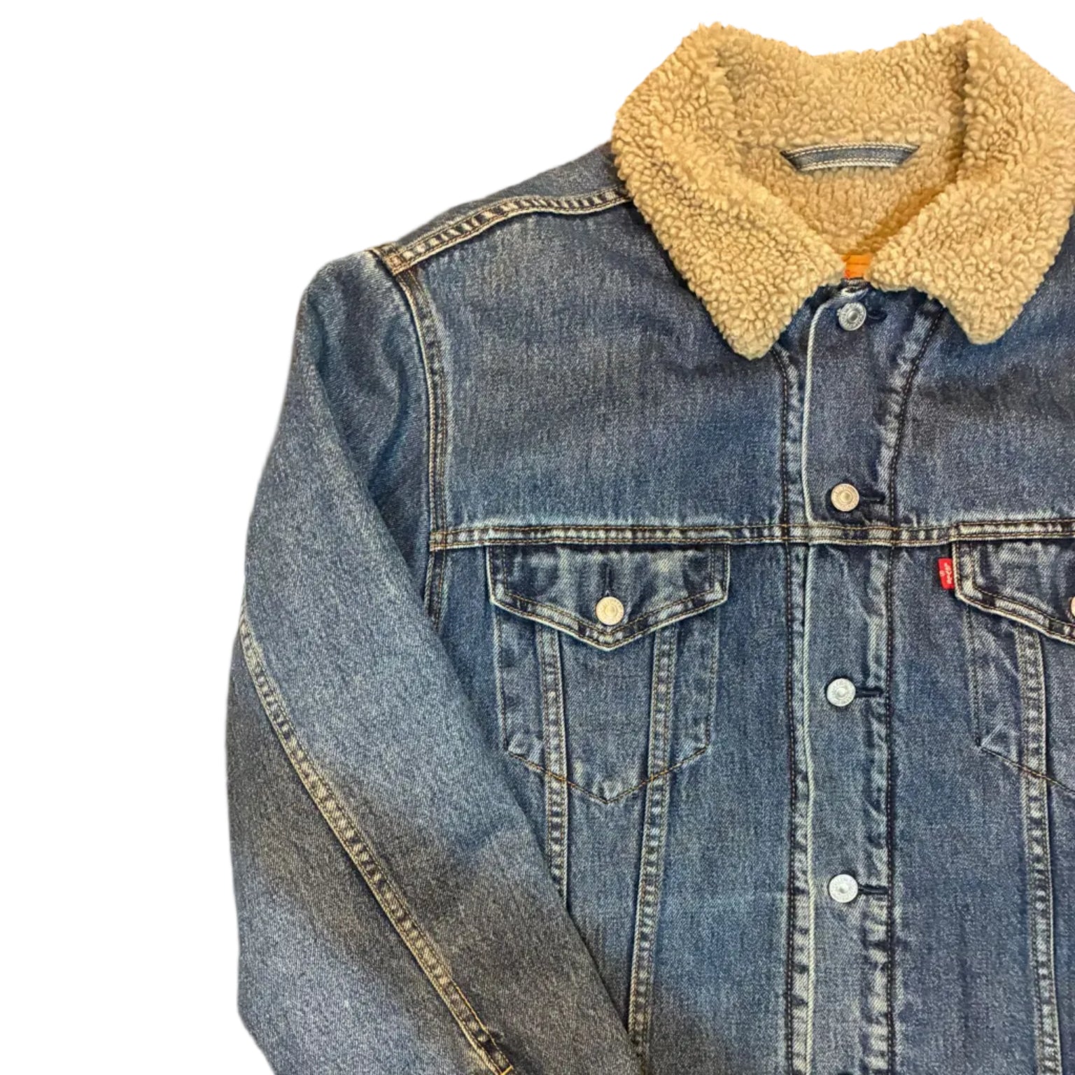 Chaqueta Levi's sherpa vintage estilo denim con forro cálido, disponible en Good Luck Vintage Canarias